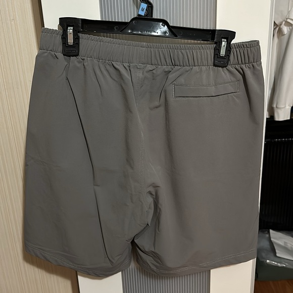 Myles Everyday Short (Fog, Size M) - Picture 2 of 3